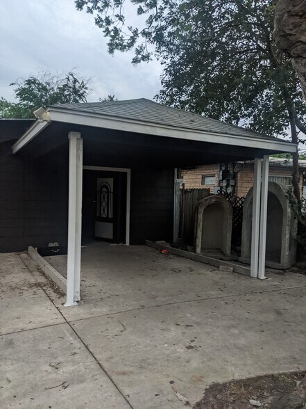 Building Photo - 1711 Ceralvo St