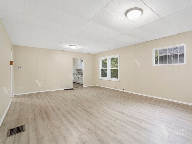 Building Photo - Cozy Bungalow-Style, Two-bedroom, One-Bath...