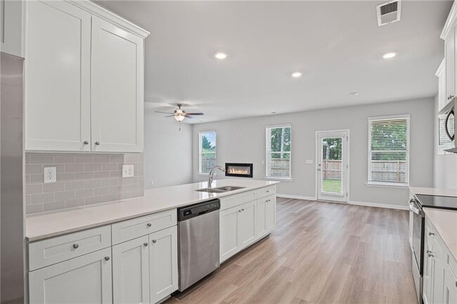 Building Photo - 2106 Cadenza Cir