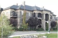 Building Photo - Handy3