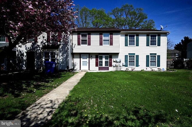 Building Photo - 2103 Tanglewood Dr