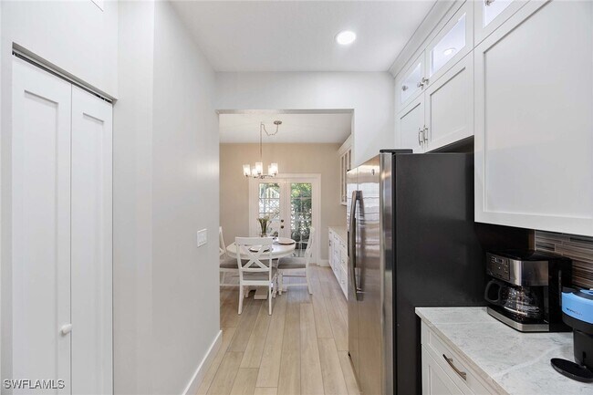 Building Photo - 886 Tanbark Dr