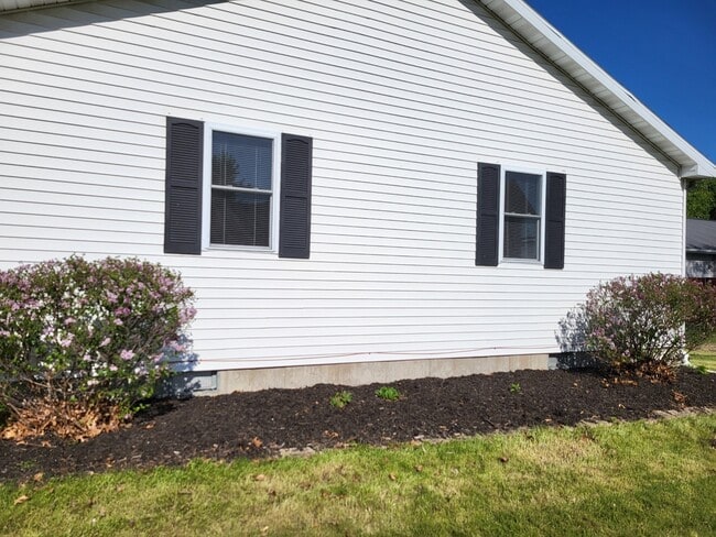 Building Photo - 129 Country Ct