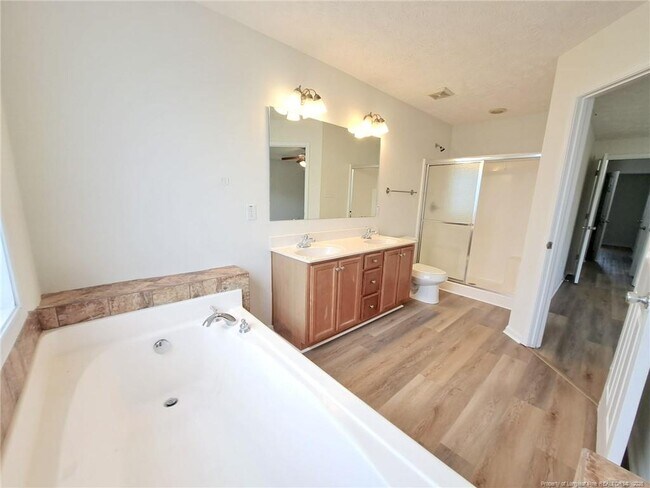 Building Photo - 206 Sandspur Ct