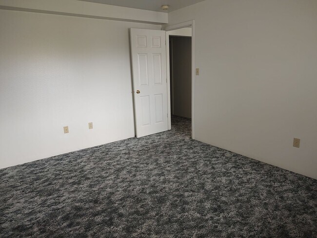 Building Photo - 1439 Terrace Dr