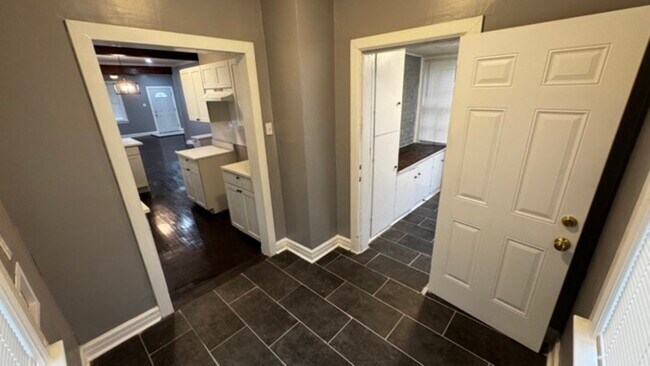 Building Photo - 3244 Spottswood Ave