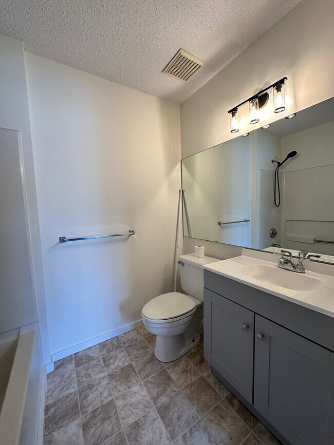 Building Photo - Private Bedroom Suite within Shared 4-Bedr...