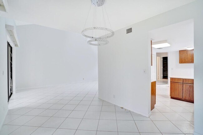 Building Photo - 7714 La Mirada Dr