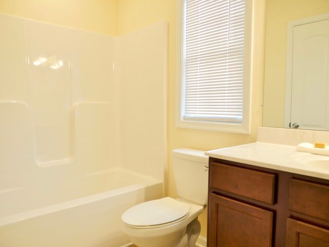 Building Photo - 747 Old Graves Mill Rd