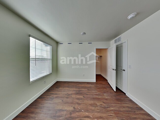 Building Photo - 7495 S Via Bombachas