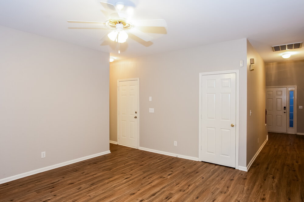 Building Photo - 6205 Roseway Ct