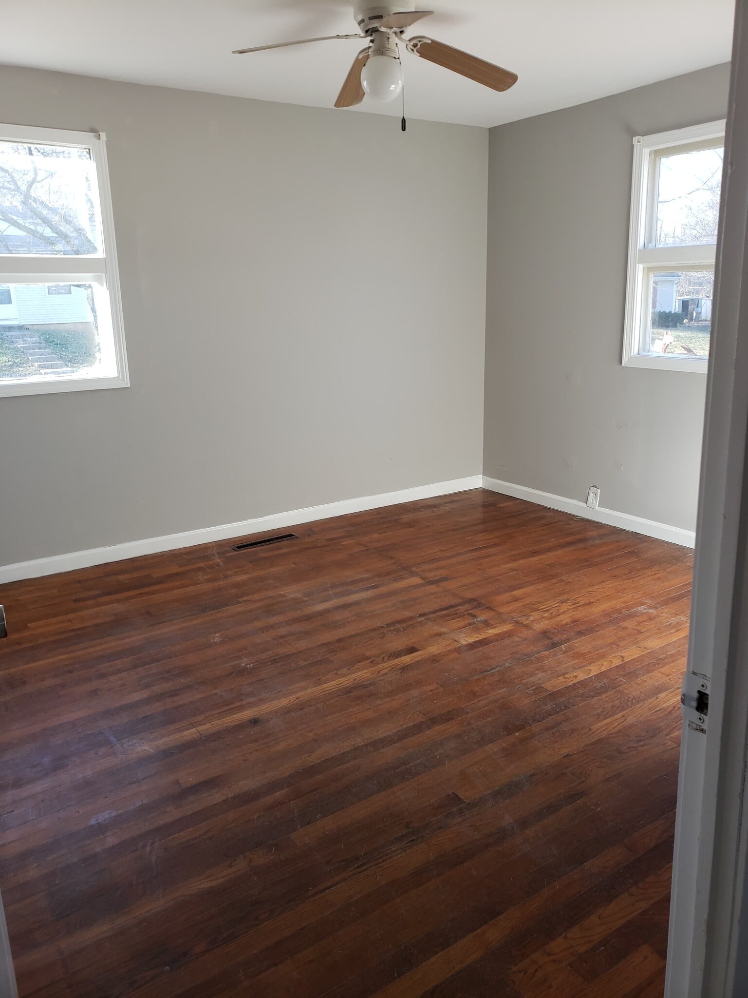 Building Photo - 4501 N Tracy Ave