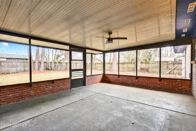 Building Photo - 217 Quince Ct