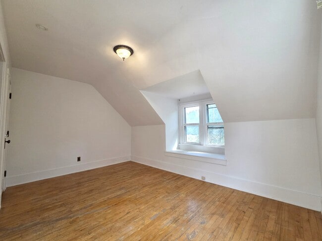 Building Photo - 5782 Bridger Canyon Rd