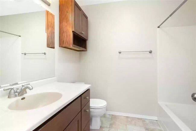 bathroom - 1108 Cobblestone Dr