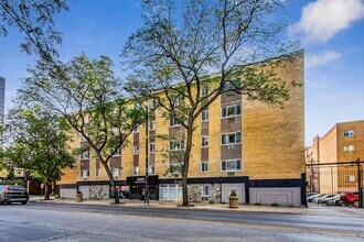 Building Photo - 5400 N Sheridan Rd