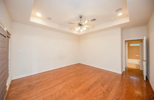 Building Photo - 7103 Windwater Lagoon Dr