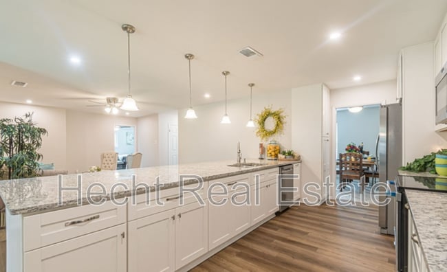 Building Photo - 157 Persia Dr