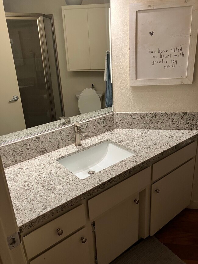 Building Photo - 1032 Leff St