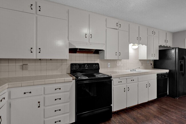 Building Photo - 3407 Janet Dr