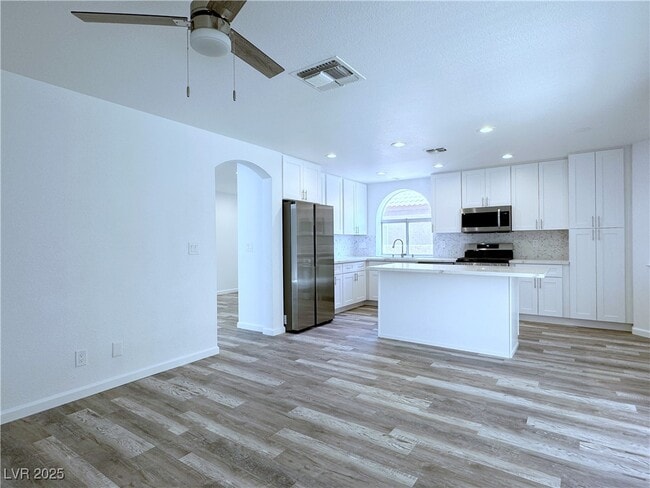 Building Photo - 9821 Cactus View Ave