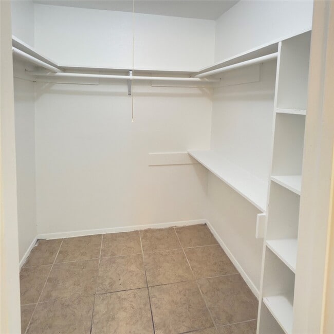 Building Photo - 8719 Beau Monde Dr
