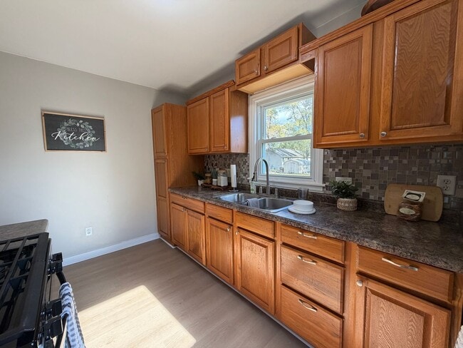Building Photo - Remodeled 3 bed, 1 bath home for rent in E...