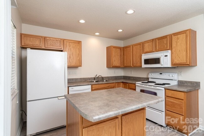 Building Photo - 110 Navigator Ct