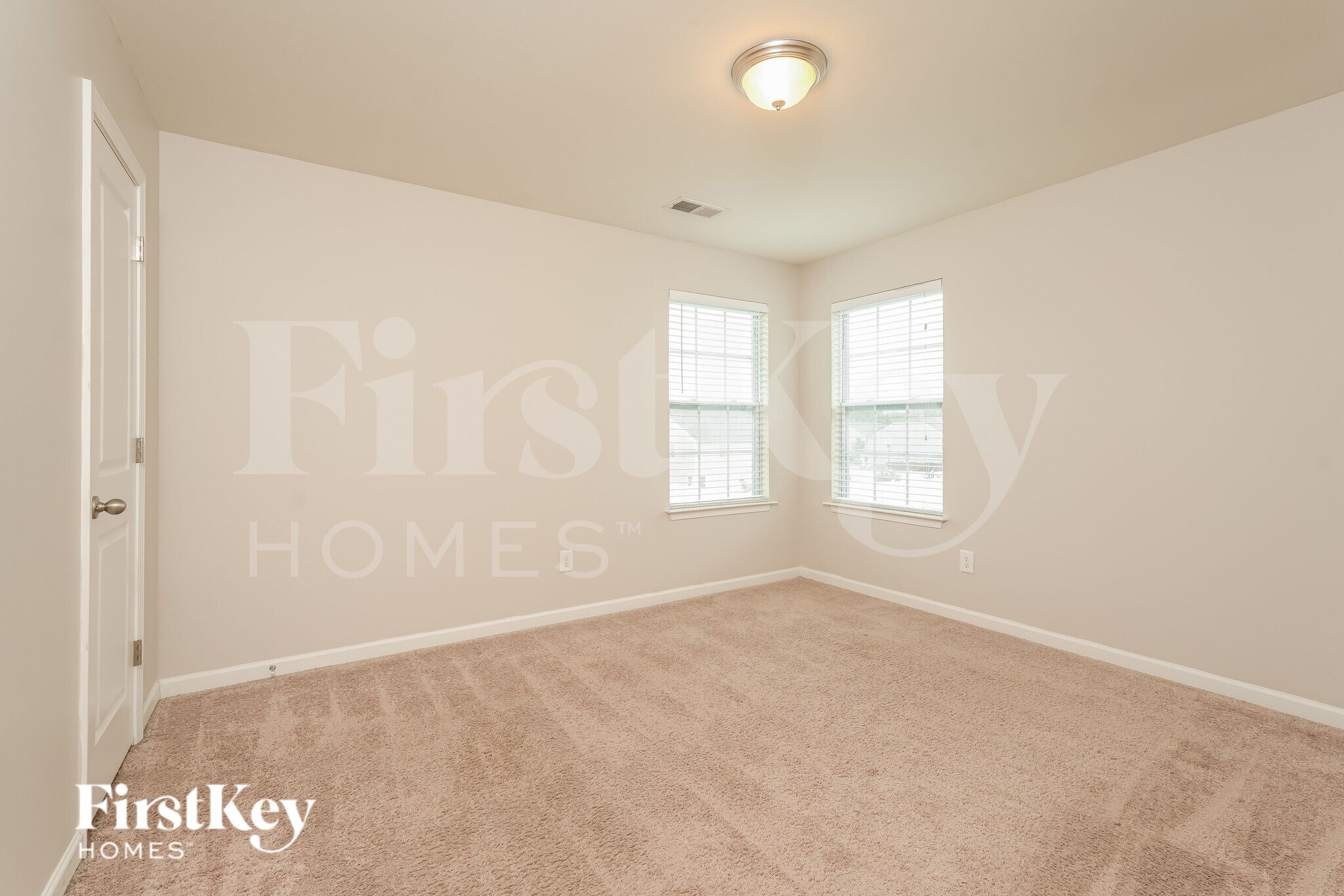 Building Photo - 3283 Grandview Club Rd