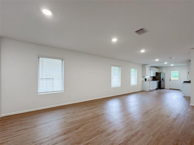 Building Photo - 1515 Las Cuevas Dr