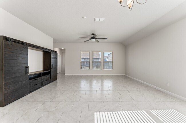 Building Photo - 229 Stag Way