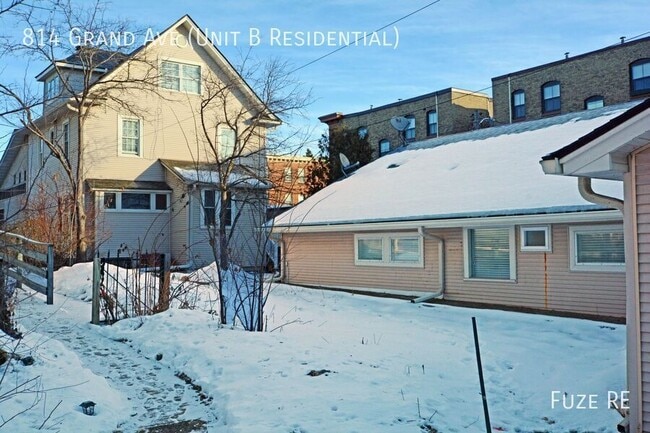 Building Photo - 814 Grand Ave