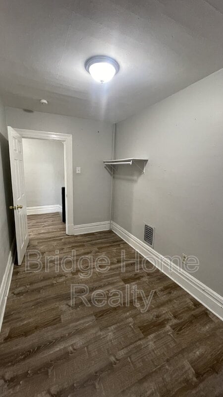 Building Photo - 226 Lobinger Ave