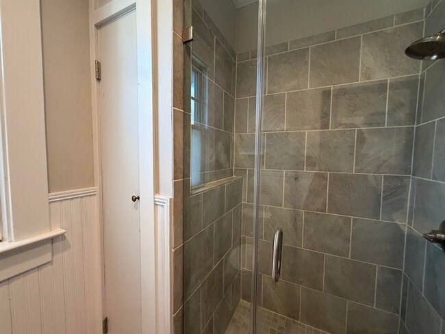 Building Photo - 1999 Peabody Ave