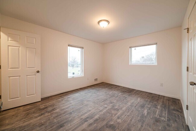Building Photo - $1450 - Beautiful 3 bedroom home