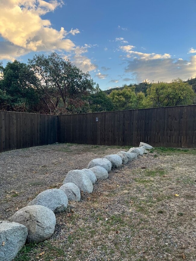 Building Photo - Short Term Rental available, Fully Furnished , 1 Bedroom, 1 Bath in Private Setting