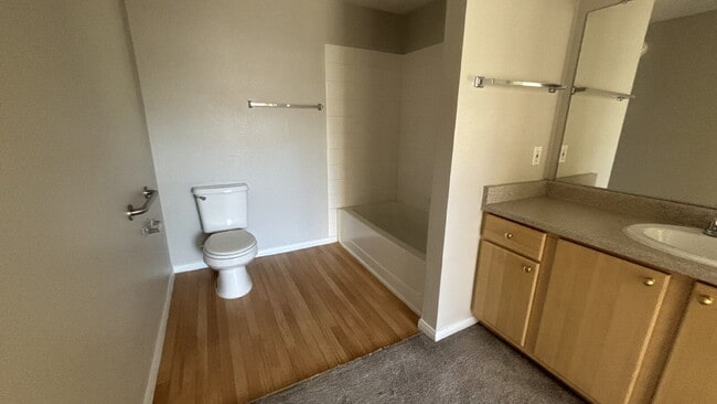 Building Photo - 1 Bed 1 Bath with ALL Appliances