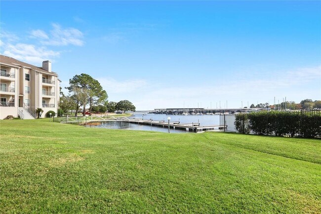 Building Photo - 12800 Melville Dr