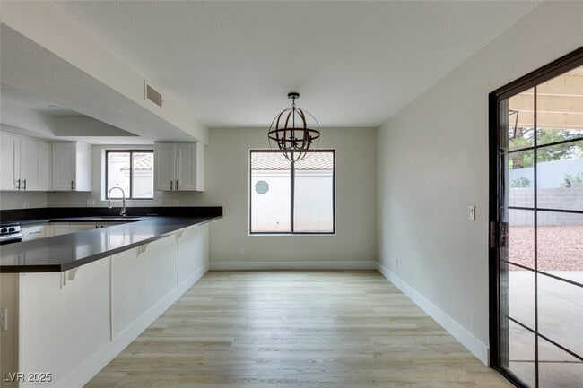 Building Photo - 2337 Chatfield Dr