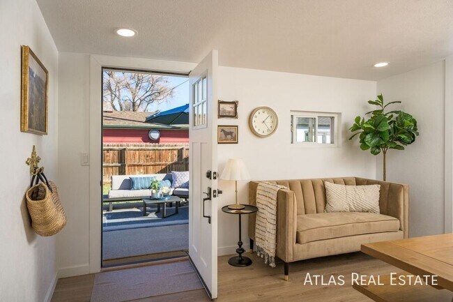 Building Photo - 5210 Quay St