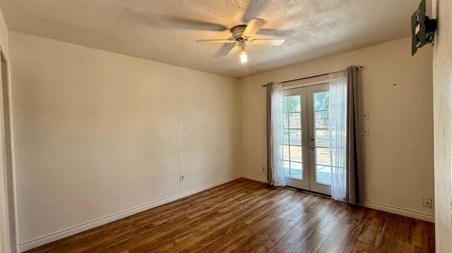 Building Photo - 1239 Chittenden Ave