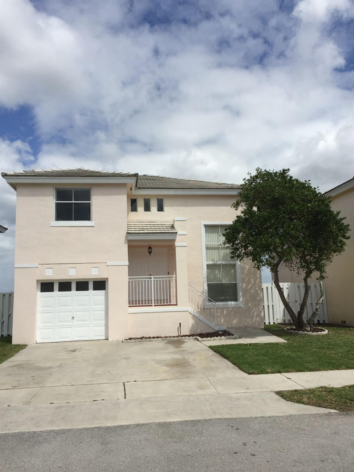 Building Photo - 6723 Bayfront Dr