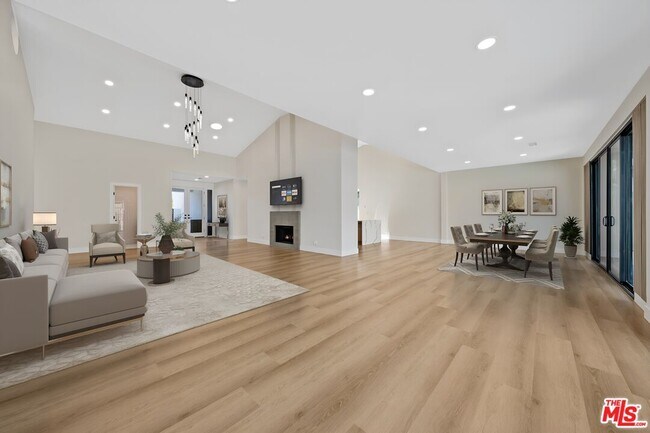 Building Photo - 70895 Ironwood Dr