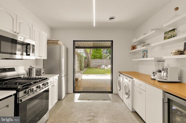 Building Photo - 1608 5th St NW