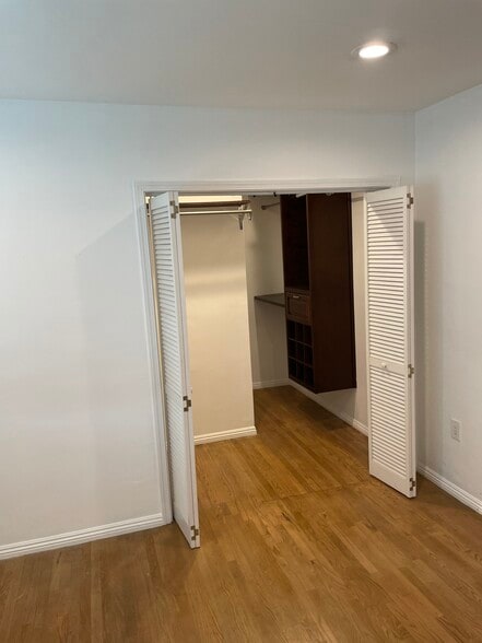 Walking closet - 300 W Hillsdale St