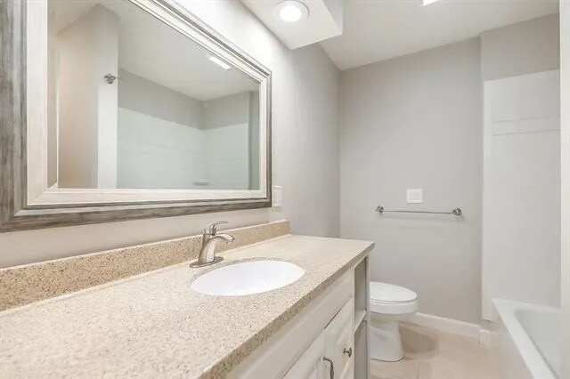 Building Photo - 1205 E Sleepy Hollow Dr