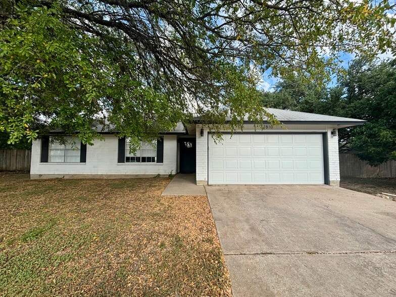 Two car garage - 7810 Copperas Dr