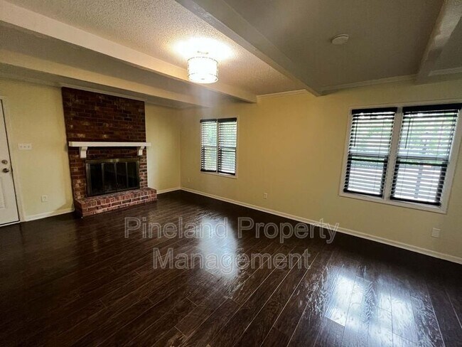 Building Photo - 544 Hilliard Dr