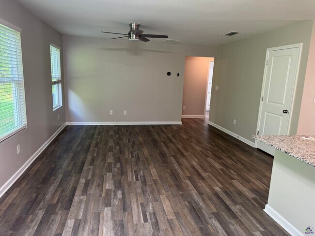 Building Photo - 186 Price Ml Trl