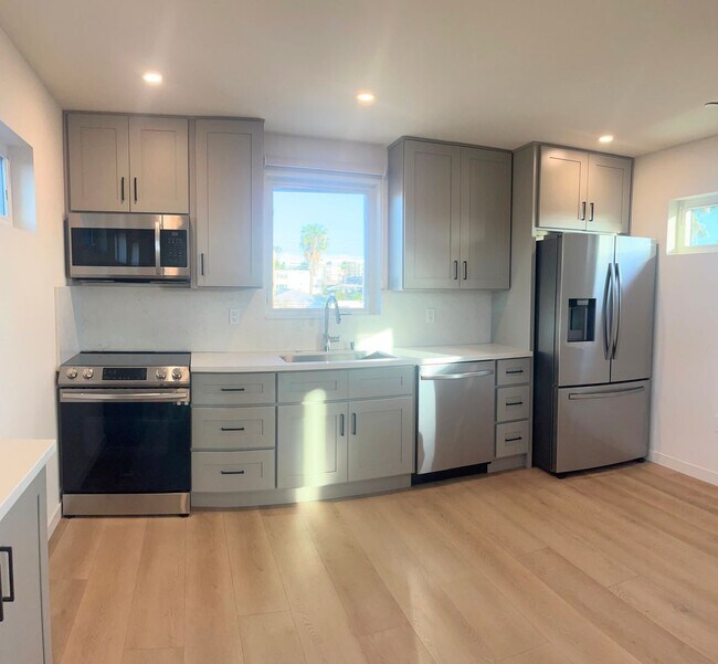 Building Photo - Idaho (Apfeld)